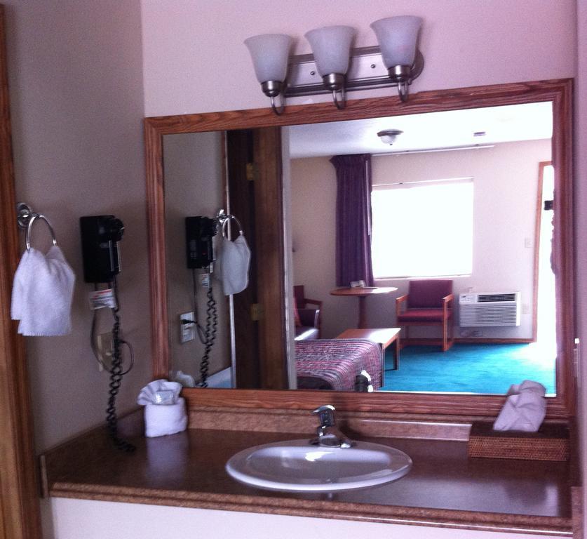 برايس Legacy Inn الغرفة الصورة